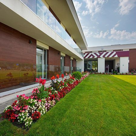 Outlet Hotel Polgár Extérieur photo