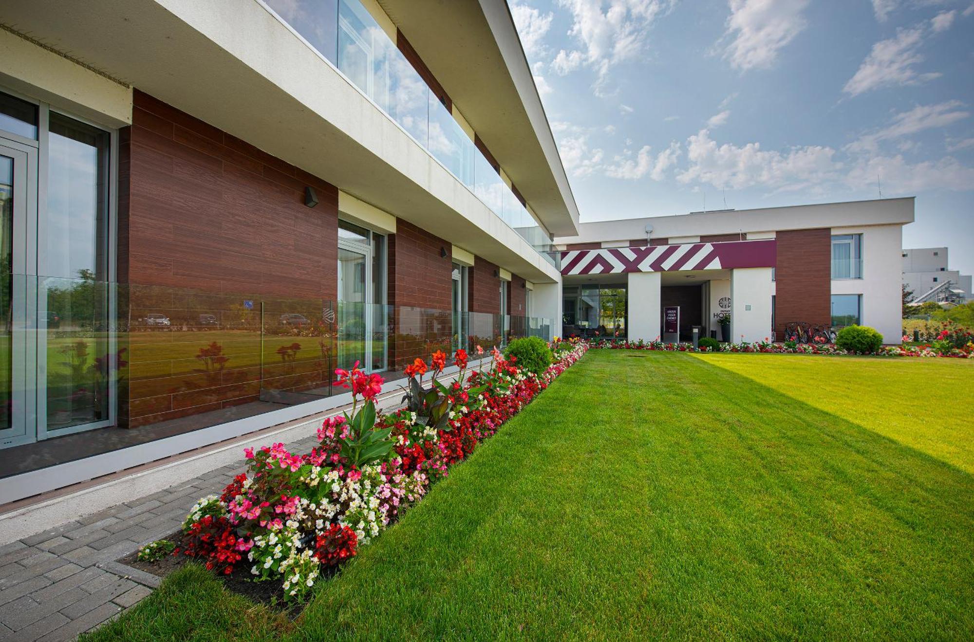 Outlet Hotel Polgár Extérieur photo