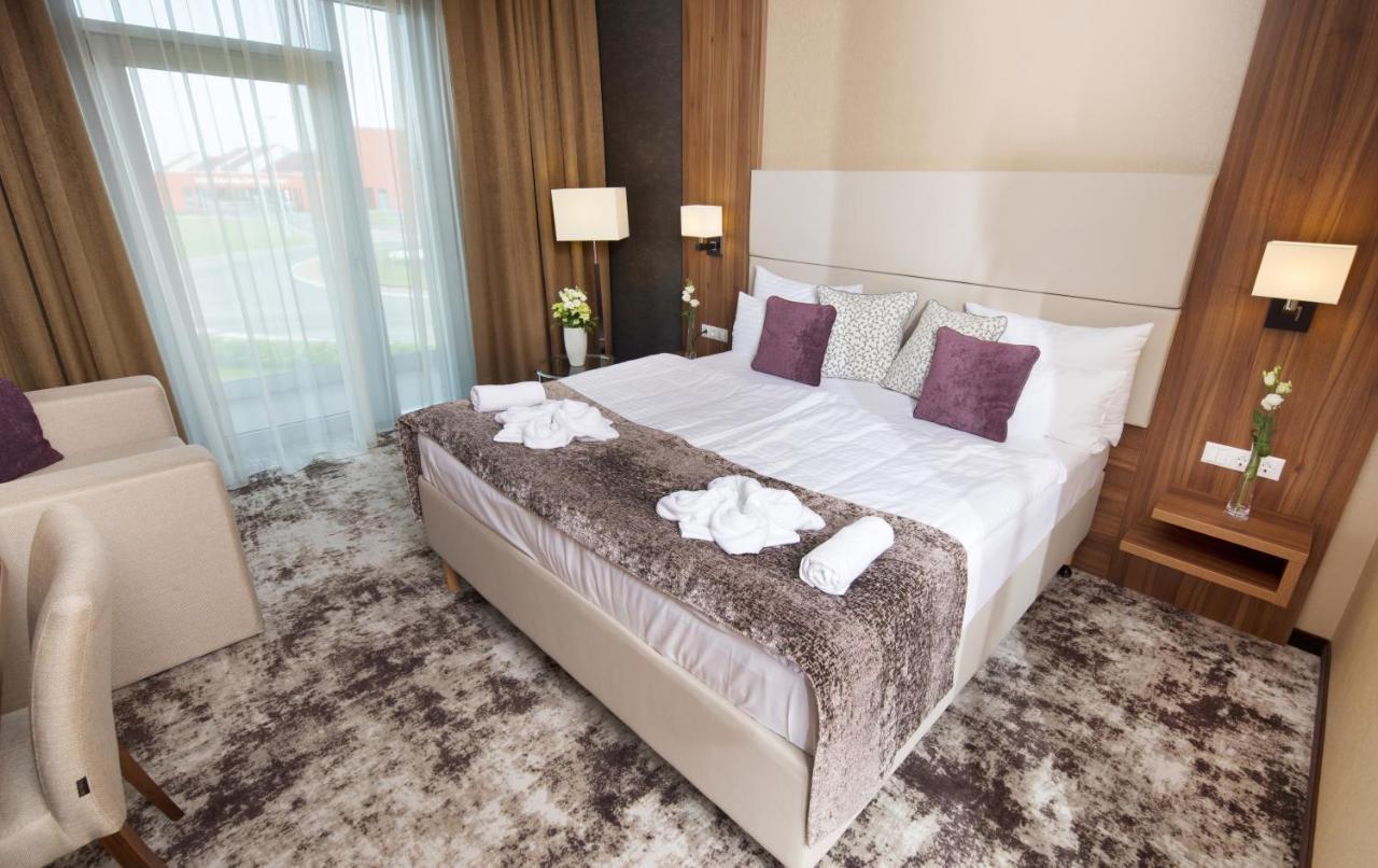 Outlet Hotel Polgár Extérieur photo